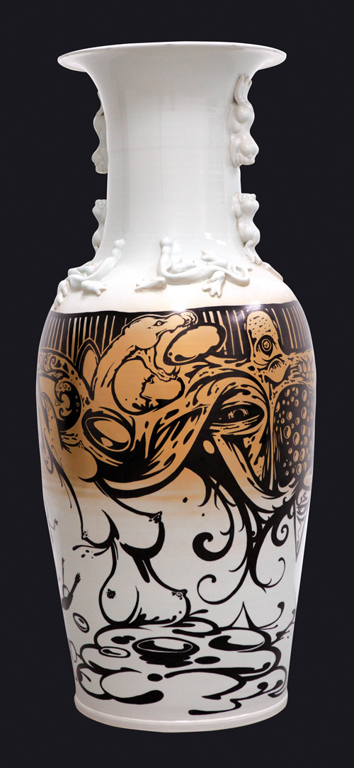 新黃金時代#5   百強  117 × 41 × 41cm  陶瓷、油性筆  2012