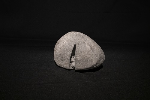 石頭系列 II，胡顯龍，26 x 23 x 18 cm，陶泥，2017